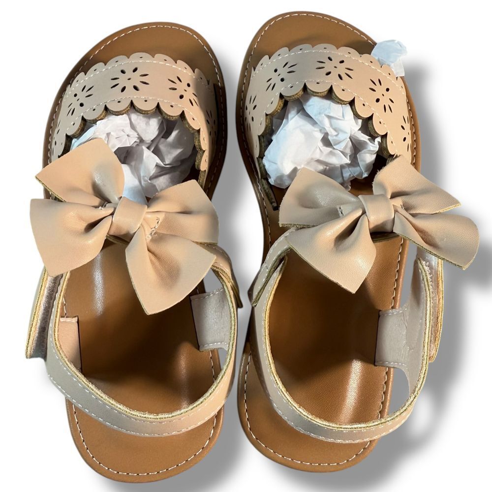 Bow Sandal Beige Flower Cutout Toddler Girl Shoes Summer Casual Sz 11.5 - Picture 7 of 13